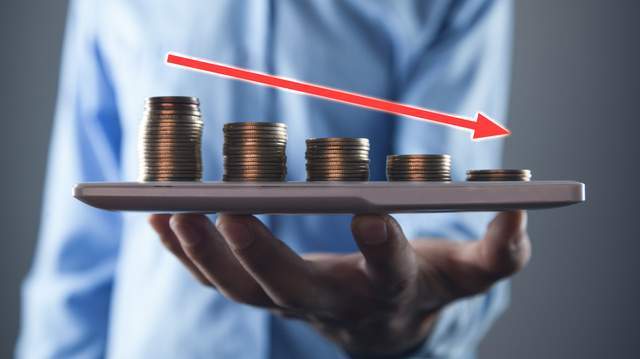 前三季度净利降超30%，销售费用率上升，敷尔佳面临增长困境__前三季度净利降超30%，销售费用率上升，敷尔佳面临增长困境