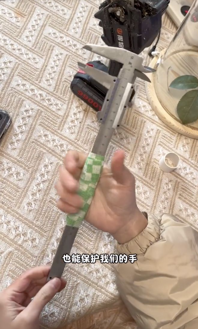 _挡鼠板要贴着门装_通勤装品牌