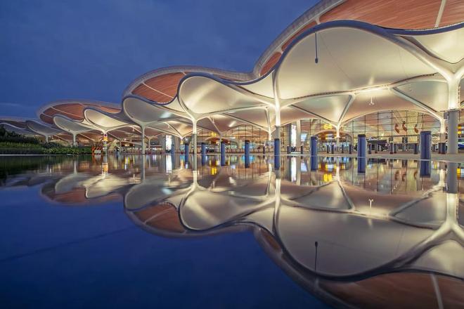 白云机场上空图片_白云机场天空舞台_