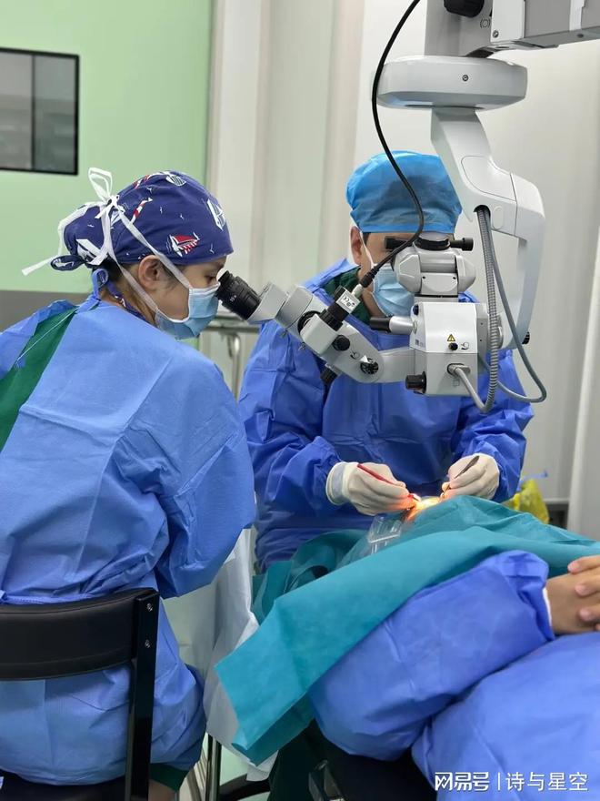 隐形眼镜OUT了？可这“天价晶体”让我直接劝退