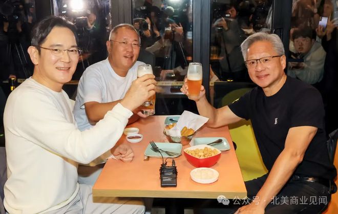 黄仁勋一顿韩国炸鸡，拿下26万颗芯片大单！__黄仁勋amd