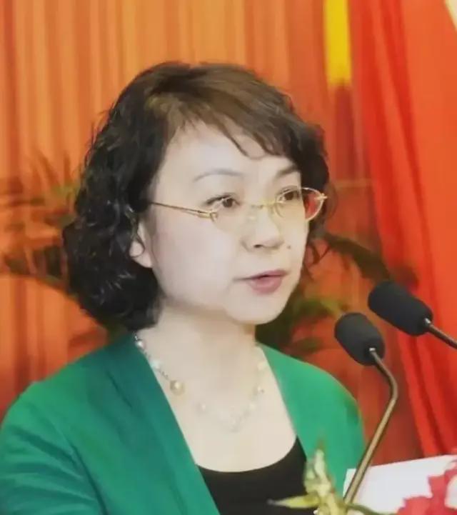 宗馥莉收购中国糖果__宗馥莉学李嘉诚