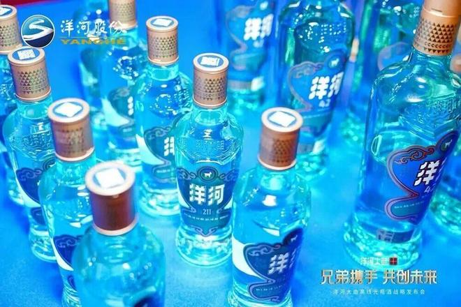 用中国品牌讲中国故事__白酒文化源远流长