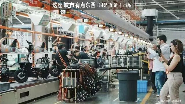 电动车闯机动车道__坐电动车闯红灯