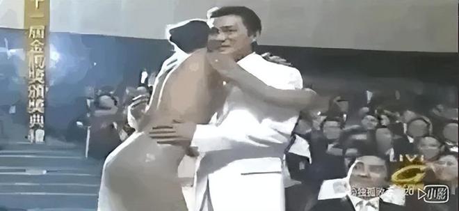 拿捏两位影帝的她，怎么变成了唯唯诺诺的“贤妻良母”？__拿捏两位影帝的她，怎么变成了唯唯诺诺的“贤妻良母”？