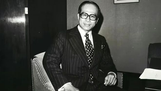 李嘉诚卖地时间__李嘉诚卖地皮上亿佣金