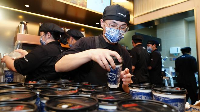 上市首秀后，霸王茶姬能睡个好觉了