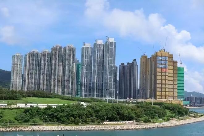 夏春：香港经济冰火两重天，为何住房量价双飞？
