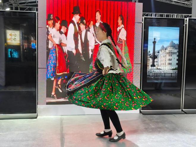 进博会设立展台71个_进博会展台搭建_