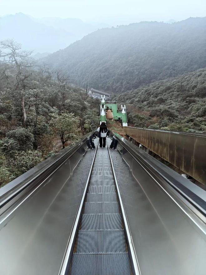 _湘南这座偏远大山，为何成了韩国人的“新宠”？_湘南这座偏远大山，为何成了韩国人的“新宠”？