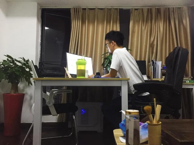 _老板赚钱_营业额千万老板一年利润多少