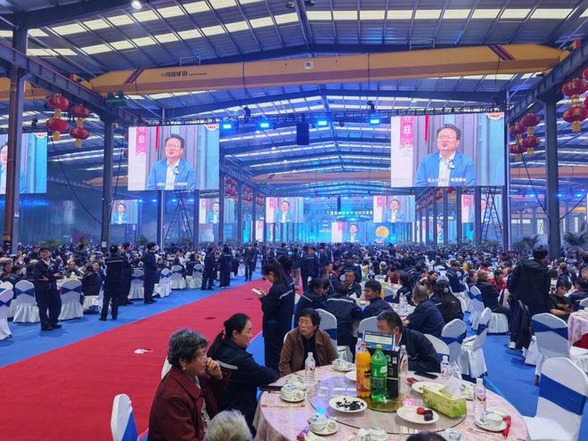“全网最爱发钱老板”给员工父母发1000万中秋礼金，回应质疑：绝不是作秀，已办了十几年
