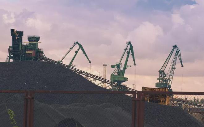 煤价“乘冬”起飞！供需出现缺口，煤炭股还能火多久？