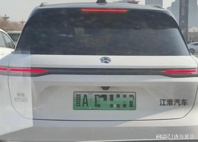 中国产排名第一的豪车__迪拜豪车镀金