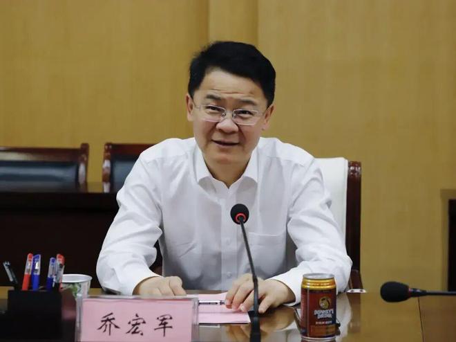 _21独家丨乔宏军补位交行金融机构部总经理，徐铁拟任交银理财总裁_21独家丨乔宏军补位交行金融机构部总经理，徐铁拟任交银理财总裁