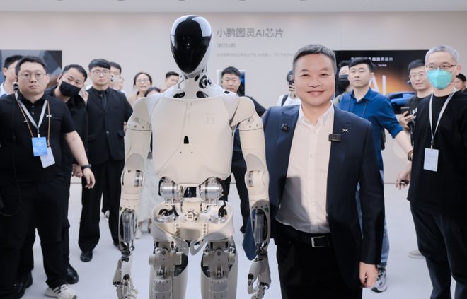 汽车业务亏损，李想造AI眼镜能拯救腰斩的股价吗？_汽车业务亏损，李想造AI眼镜能拯救腰斩的股价吗？_