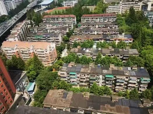 老小区拆了补偿现金比例_拆迁老小区还要收物业费_