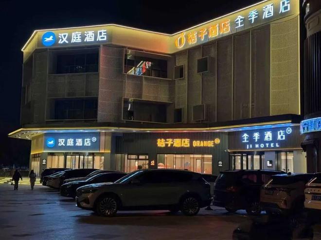 年轻人抢住“拼楼酒店”_年轻人抢住“拼楼酒店”_
