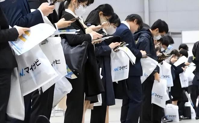 日本“鸡娃”大败局：挤破脑袋上好大学，毕业后批量式啃老__日本“鸡娃”大败局：挤破脑袋上好大学，毕业后批量式啃老