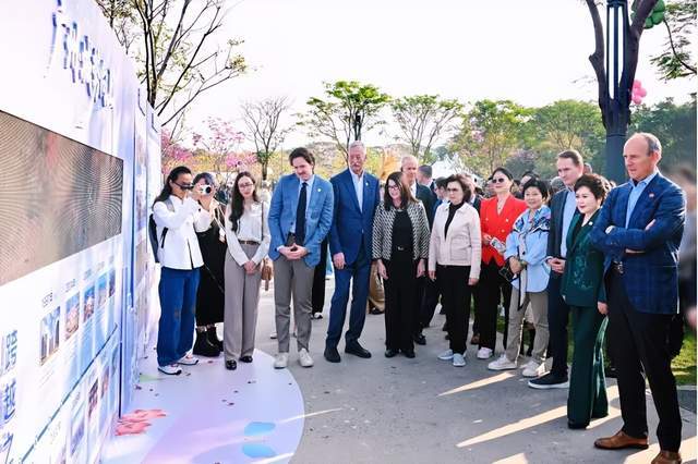 _安利21亿追加投资,拥抱中国高质量发展新机遇_安利21亿追加投资,拥抱中国高质量发展新机遇