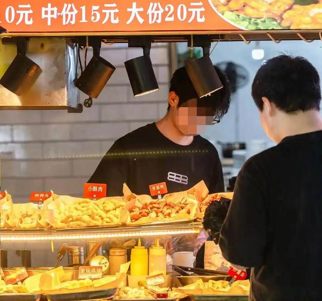 去夜市摆摊_在夜市摆摊要收费吗_