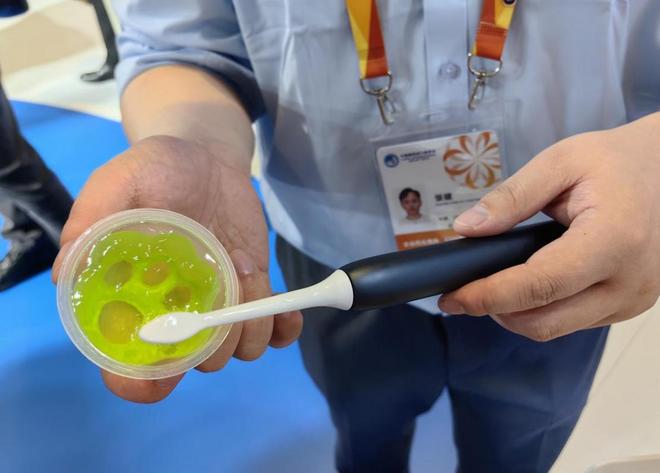 大江东｜进博观察⑥:"黑"与"白"间看创新_大江东｜进博观察⑥:"黑"与"白"间看创新_