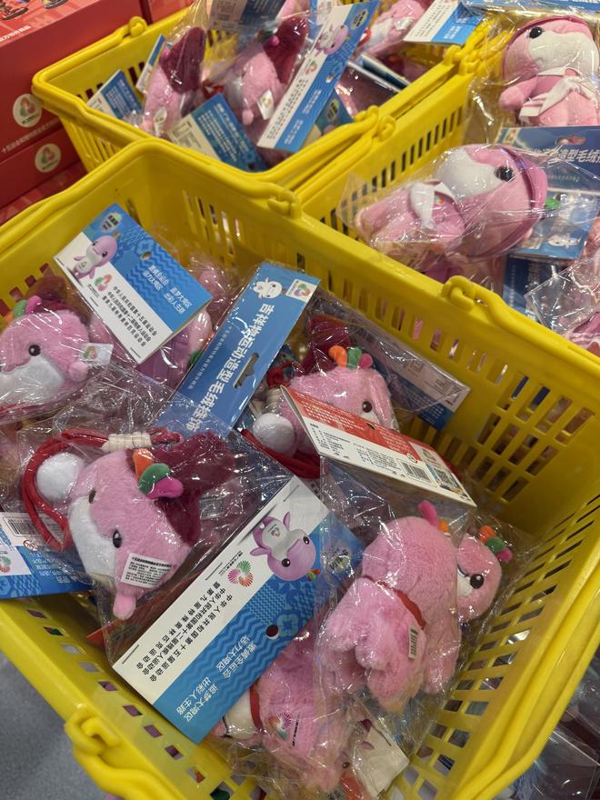 全运会“喜洋洋”“乐融融”周边卖断货，工厂老板：“不接单了，做不过来！”__全运会“喜洋洋”“乐融融”周边卖断货，工厂老板：“不接单了，做不过来！”