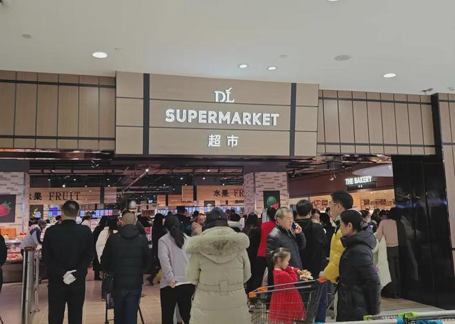 被气哭的于东来反击了：牵手京东，走向全国？__被气哭的于东来反击了：牵手京东，走向全国？