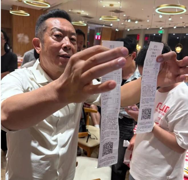 预制菜争议背后的餐饮业信任危机：从罗永浩怒怼西贝事件看消费知情权之争_预制菜争议背后的餐饮业信任危机：从罗永浩怒怼西贝事件看消费知情权之争_