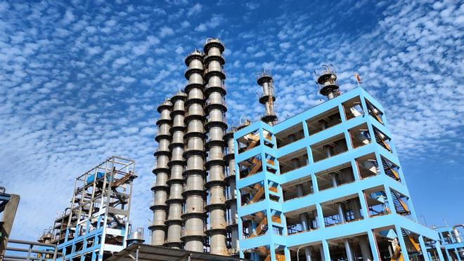 _合盛硅业股价创年内新高,实控人好友要清仓,业绩要四年连降?_合盛硅业股价创年内新高,实控人好友要清仓,业绩要四年连降?