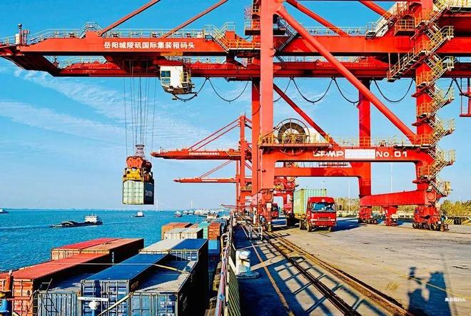 14个港口城市江苏_江苏港口吞吐量全国第一连续_