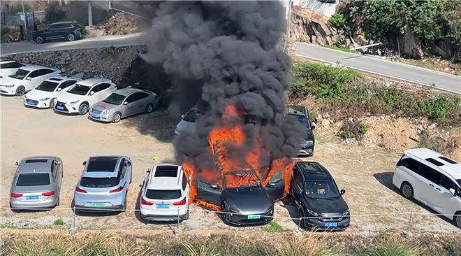 阿维塔回应起火事故：排除电池原因_阿维塔回应起火事故：排除电池原因_