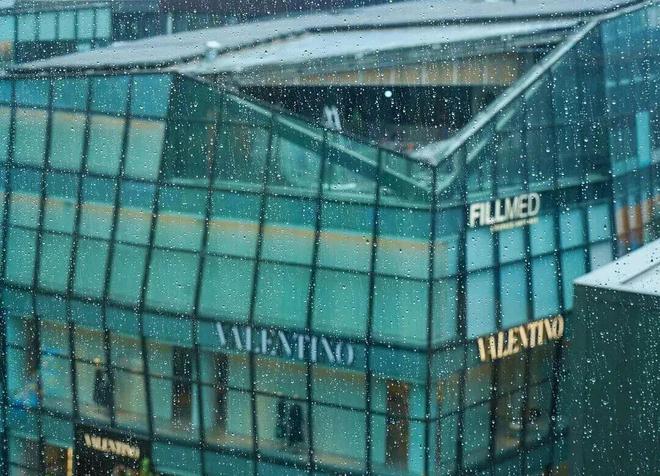 从中产抢着打卡,到集体甩卖倒闭:疯狂扩张的五星级酒店,为何突然崩了?__从中产抢着打卡,到集体甩卖倒闭:疯狂扩张的五星级酒店,为何突然崩了?