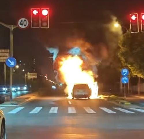 21独家｜MEGA起火，理想问责14人__21独家｜MEGA起火，理想问责14人