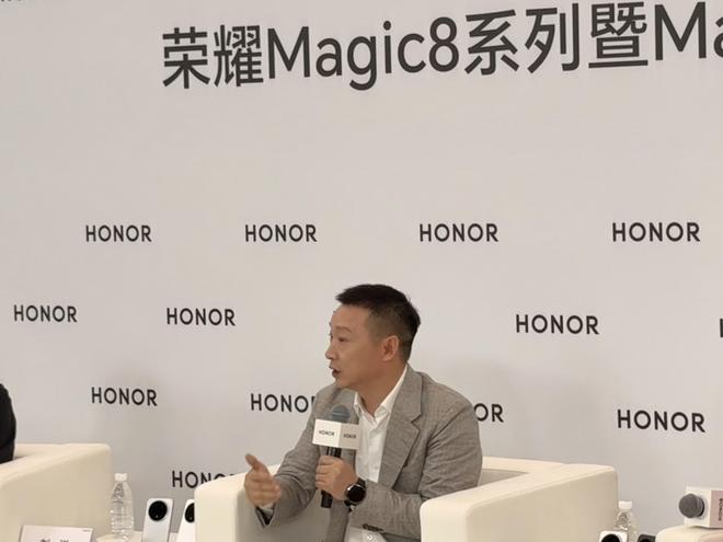 小夫妻掰手腕视频__掰手腕比赛的作文600字