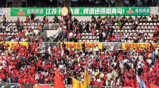 “苏超”火爆出圈，青啤前来助威！__“苏超”火爆出圈，青啤前来助威！