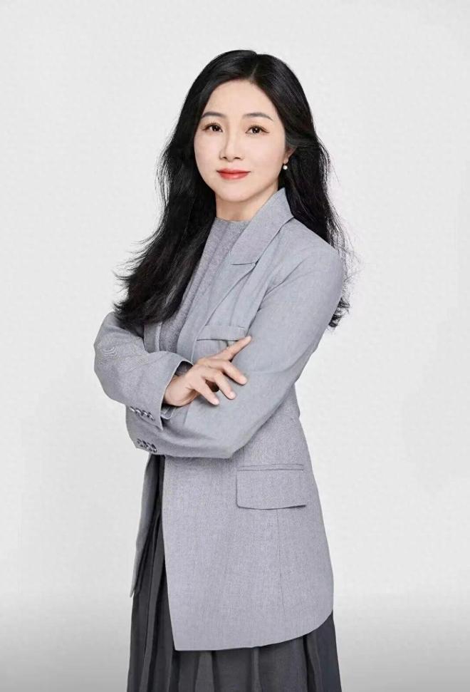 _平安84钻榜样故事胡利娟：19年保险答卷——“钻石”是勋章，“家人”是答案_平安84钻榜样故事胡利娟：19年保险答卷——“钻石”是勋章，“家人”是答案