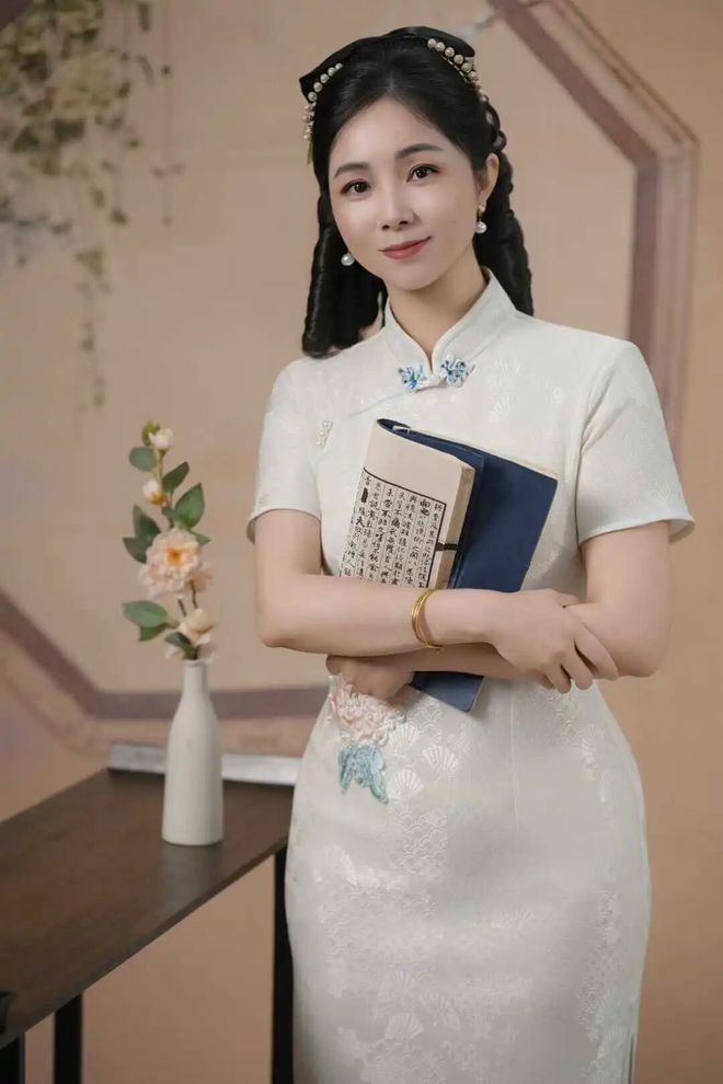 平安84钻榜样故事胡利娟：19年保险答卷——“钻石”是勋章，“家人”是答案_平安84钻榜样故事胡利娟：19年保险答卷——“钻石”是勋章，“家人”是答案_