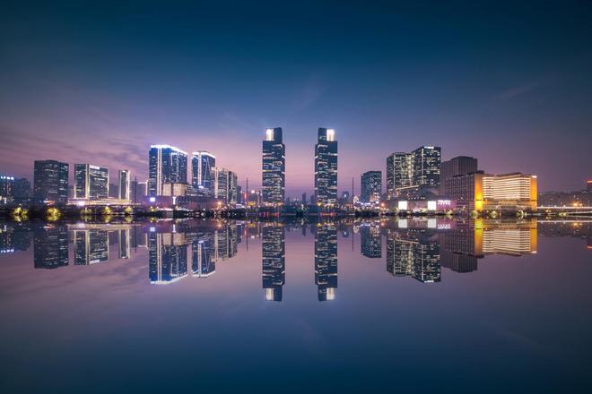 经济强市不断建新高铁站：至少“一城六站”，它们在下什么棋？__经济强市不断建新高铁站：至少“一城六站”，它们在下什么棋？