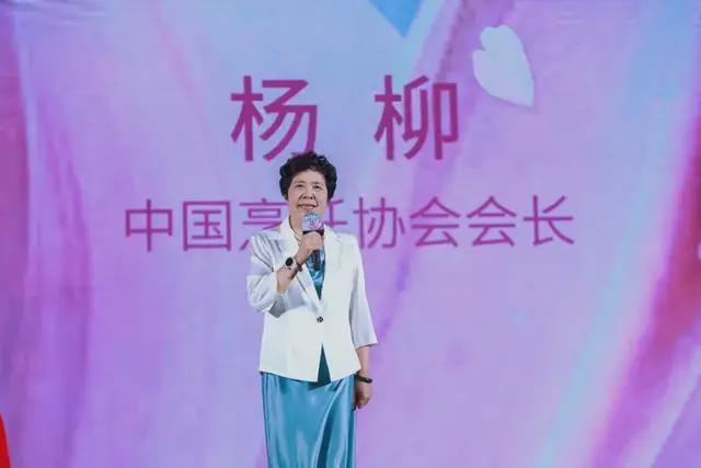 木兰之夜：以无畏姿态，绽放时代光芒_木兰之夜：以无畏姿态，绽放时代光芒_