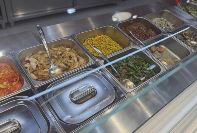 「贵妇超市」，正在变成「穷鬼食堂」？__「贵妇超市」，正在变成「穷鬼食堂」？