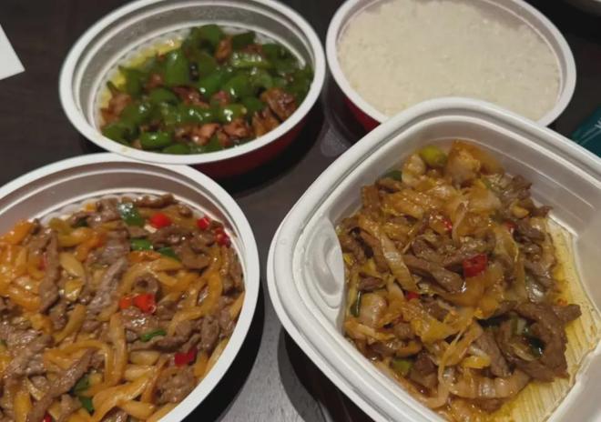 「贵妇超市」，正在变成「穷鬼食堂」？_「贵妇超市」，正在变成「穷鬼食堂」？_
