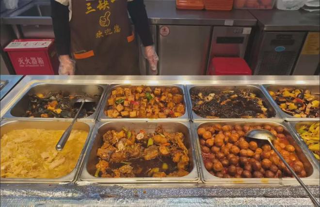 「贵妇超市」，正在变成「穷鬼食堂」？_「贵妇超市」，正在变成「穷鬼食堂」？_