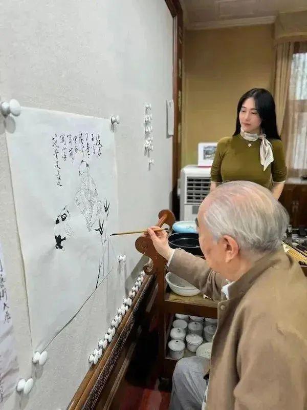 从主持人到范曾娇妻：徐萌卷入“书画大师失联”风波