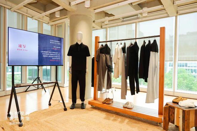 杭州新作服饰_50亿杭州服饰新贵，抓牢30万会员逆袭_