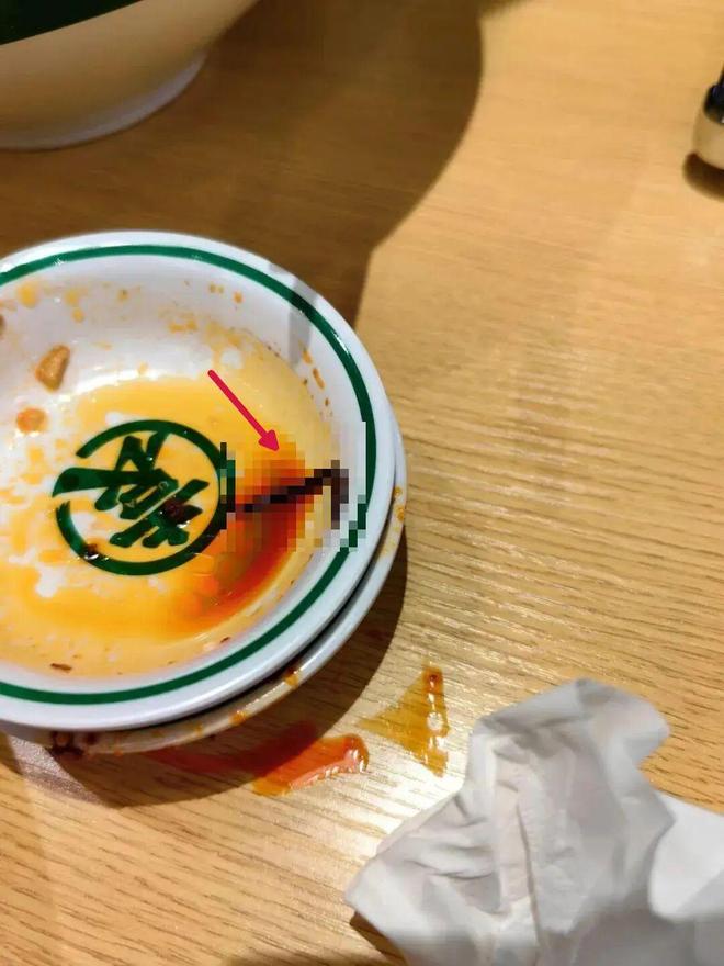 _制茶现炒现买卖_吃蚯蚓吃屎吃刀片那货是假的吧