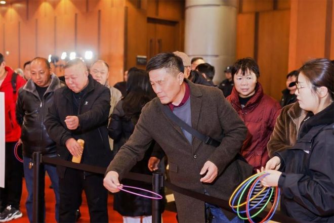 _三年、六万终端渠道商、一场“饱和攻击”:郎酒江苏战事升级_三年、六万终端渠道商、一场“饱和攻击”:郎酒江苏战事升级