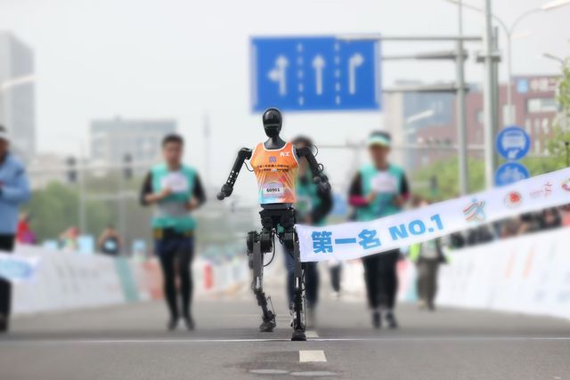 人形机器人马拉松：北京何以孕育“领跑者”？