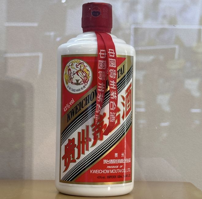 茅台酒董事长白酒_茅台董事长说年轻人_