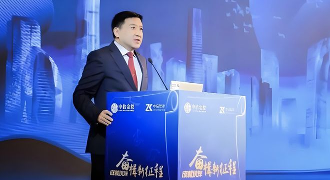 前“优等生”转型期过半,缘何又成了“退保大户”?丨正经深度_前“优等生”转型期过半,缘何又成了“退保大户”?丨正经深度_